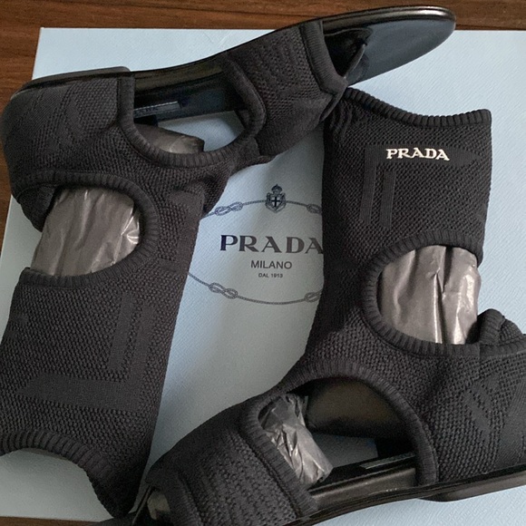 Beautiful Prada shoes Size 38 1/2 - Picture 5 of 8